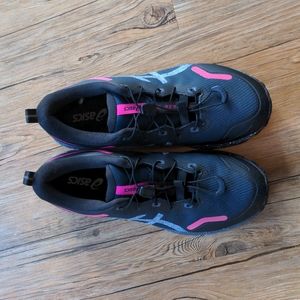 NWOT Asics Running Shoes size 10